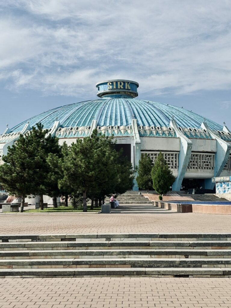 El edificio del circo de Tashkent, arquitectura modernista taskhent
