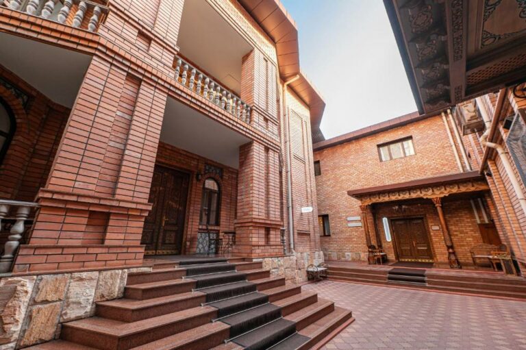 Ichan Qal'a Premium Class Hotel 11